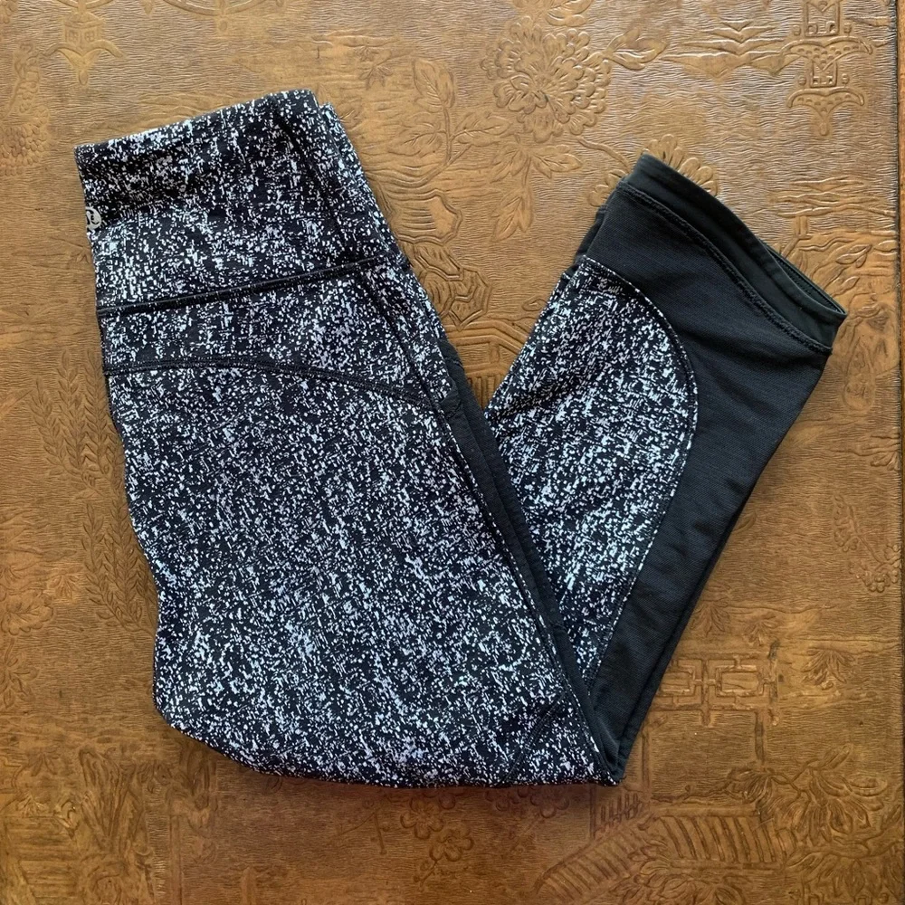 Lululemon Fit Physique Crop Luon leggings size 6 - Picture 7 of 7